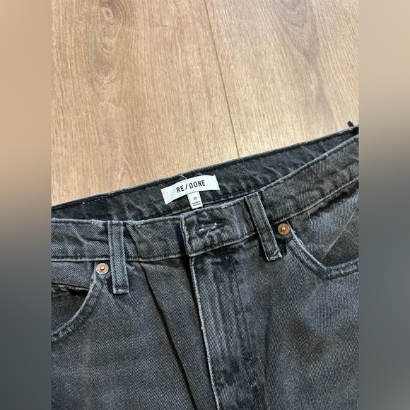 NWT Re/Done 70’s Straight Worn Black With Rip Jeans Size 30 - Picture 4 of 9